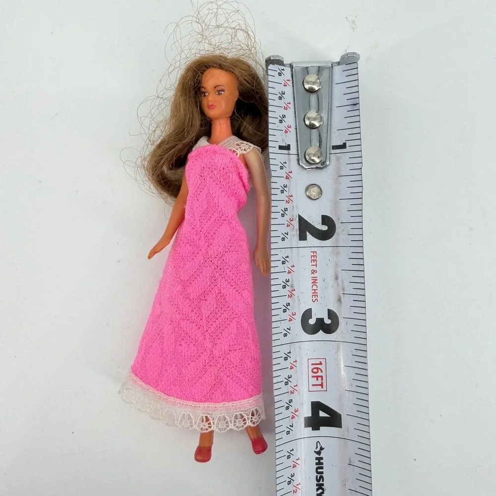 Vintage 1981 CPG Kenner Glamour Girls 4' Fashion Doll Brown Hair Pink Knit Dress